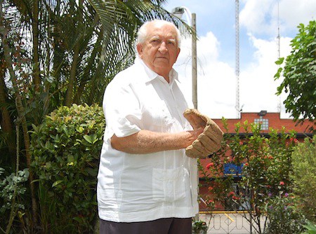 En 1959, Enrique Capechi deja sin hits al Policia de Caracas, poncha a 9 y el Interdencia Naval gana 4 a 0 al quedar campeón del AA caraqueño.