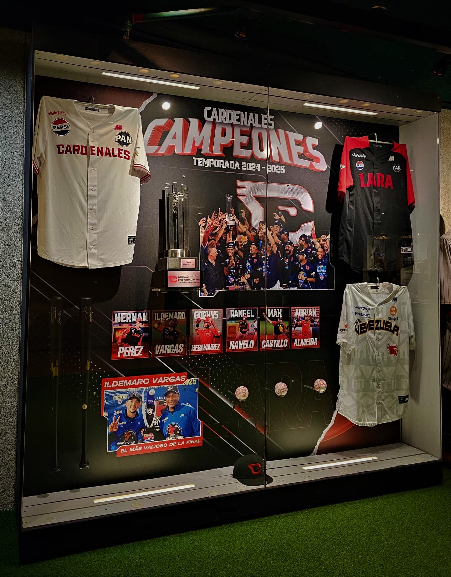 CARDENALES DE LARA CAMPEONES DE LA TEMPORADA 24-25