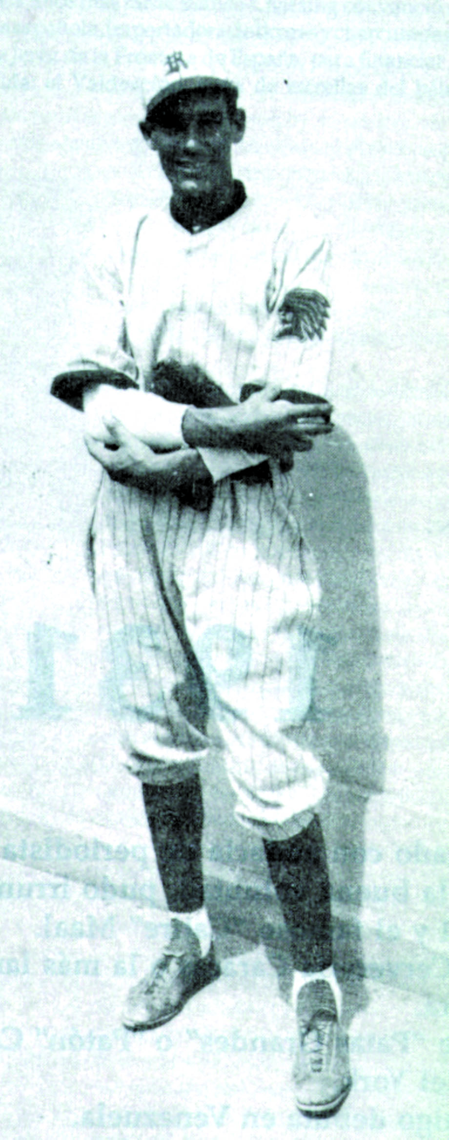 En 1931 En su último juego como amateur el “Patón” Carrasquel permite 13 hits en 9 innings, al Castillo, pero el Robles gana 9 a 8.