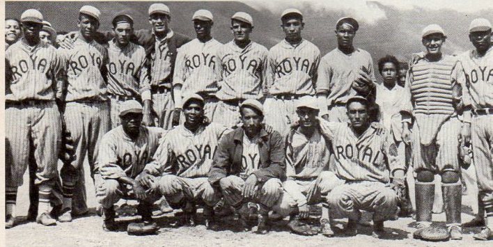 En 1931 Sport –seudónimo del Royal Criollos-, derrotó 6 a 5 al Back Stop, nombre del bar donde nació el Magallanes en un partido de entrenamiento.