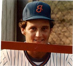 En 1987 Alfredo Pedrique anota una en su debut con los Mets de Nueva York. Alfredo fue es el venezolano 42 en jugar en Grandes Ligas