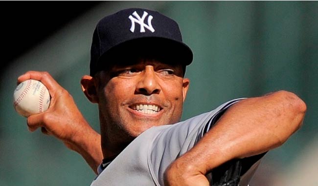 En 2004, El panameño Mariano Rivera, de los Yankees de Nueva York, salva el juego 300 en su carrera ante Tampa. En la LVBP, Rivera lanzó un partido con Tigres de Aragua en la campaña 1991-1992.