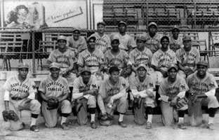 En 1949, El equipo Cervecería Caracas derrota al Venezuela 8 a 7 e inicia una cadena de 14 triunfos consecutivos.