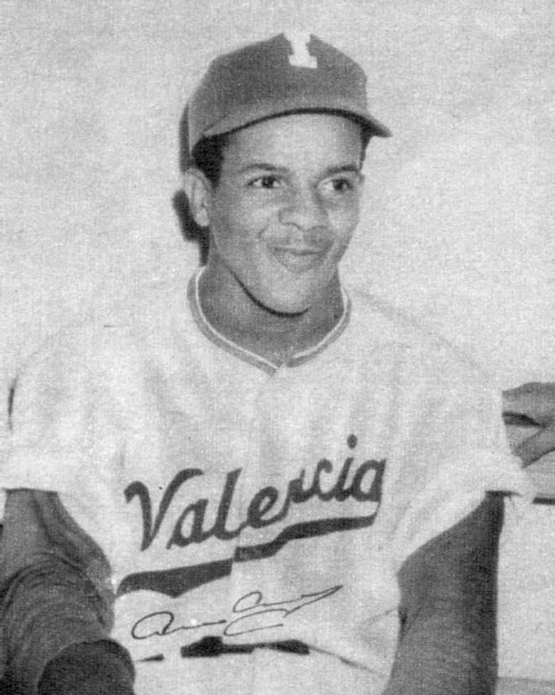En 1962, Elio Chacón recibe boleto de Sandy Koufax y le impide el juego perfecto.