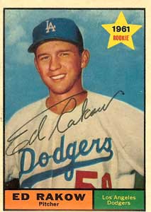 En 1961, el derecho Ed Rakow, del Rapiños, ponchó a 17 bateadores del Pampero y su equipo triunfó 2 a 1.