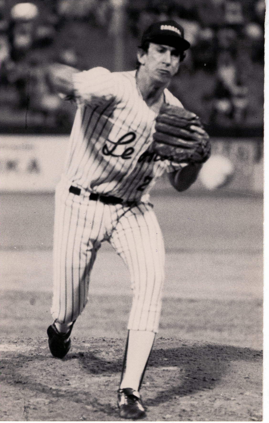 En 1987 Debuta en Grandes Ligas con Montreal, Ubaldo Heredia. Criollo número 44 que actúa en las mayores y décimo tercero que lo hace en representación del Caracas.