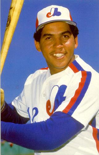 En 1991, Andrés Galarraga, inicialista de los Expos, batea de 5-2 incluyendo su jonrón 100 en las mayores.