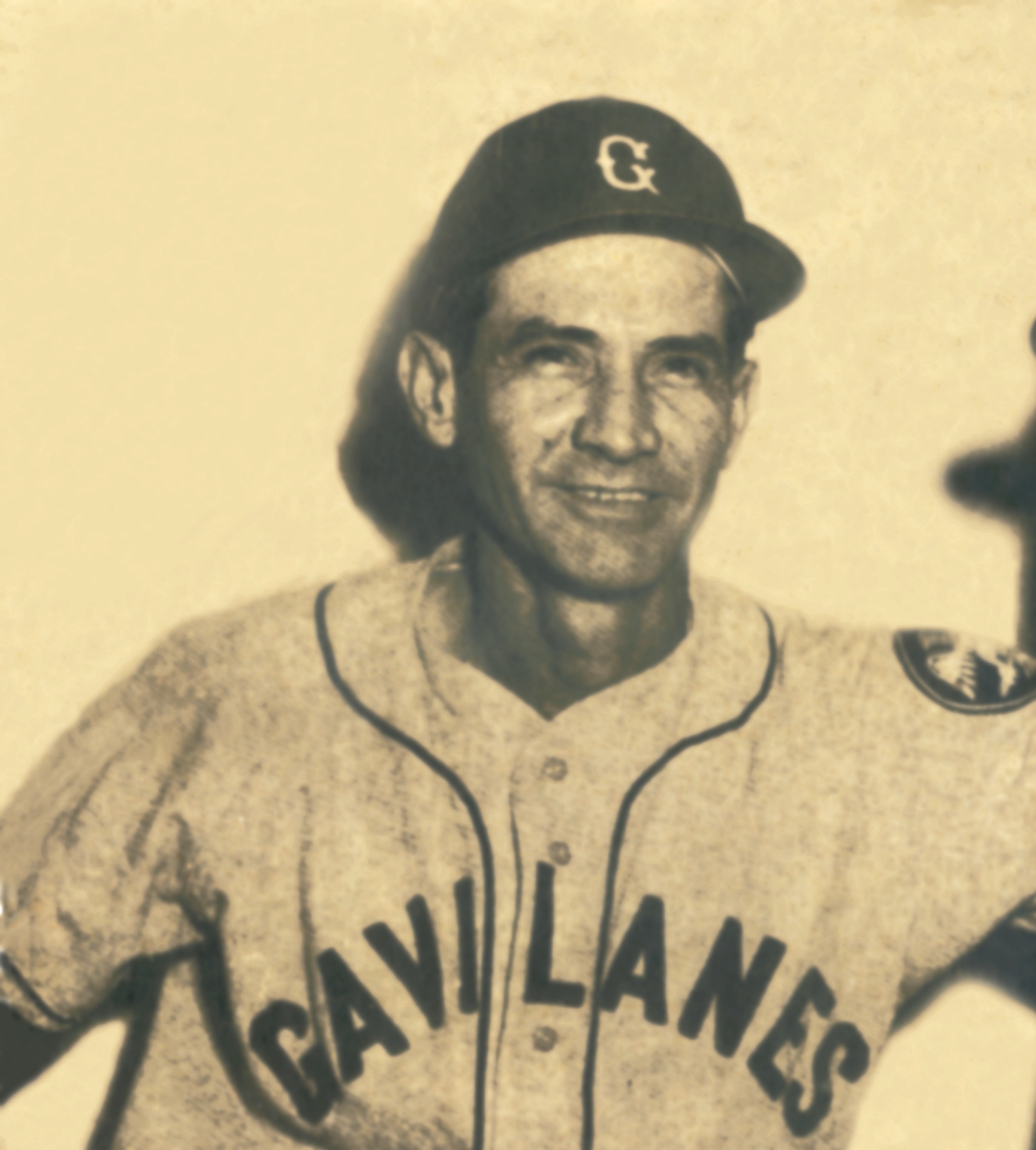 En 1948, Luis Aparicio, padre, conecta 3 triples y Gavilanes derrota 5 a 3 al Pastora, en la inauguración del Estadio Olímpico de Barquisimeto.