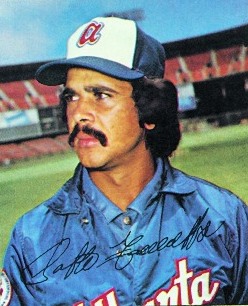 En 1975, Pablo Torrealba debuta con los Bravos de Atlanta, en el Astrodome de Houston, y es el venezolano 24 en jugar en Grandes Ligas.