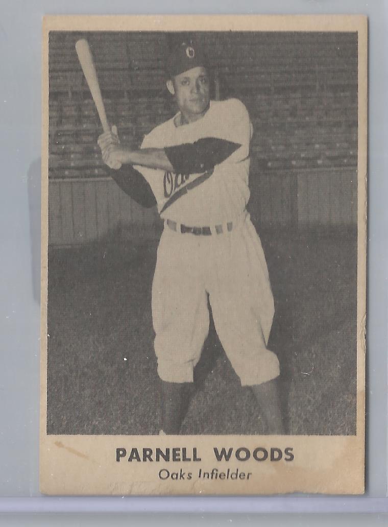 En 1946, Parnell Woods, antesalista del Venezuela, realiza 9 asistencias y 1 out en un juego de 9 innings.