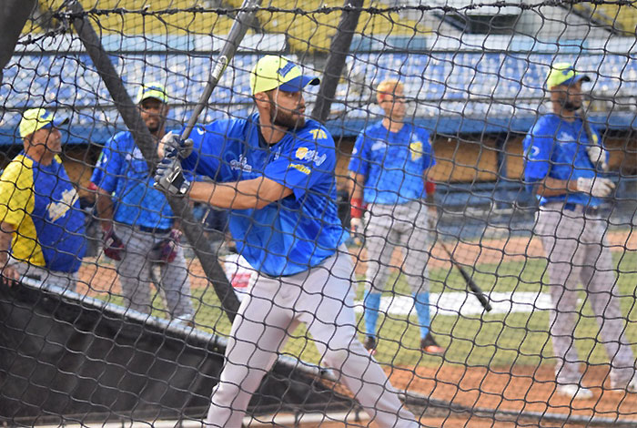 WUILMER BECERRA NO PIERDE LA ESPERANZA DE REGRESAR AL BEISBOL ORGANIZADO