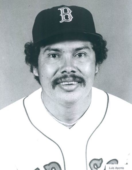 En 1980, Luis Aponte se convirtió en el venezolano 30 en jugar en las grandes ligas al debutar con Medias Rojas de Boston contra Marineros de Seattle. Fue el segundo jugador de Cardenales de Lara en las mayores y está inmortalizado en el Salón de la Fama 