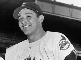 En 1948, Alfonso Carrasquel, short stop del Pastora, realiza 8 outs y 7 asistencias e interviene en 3 doble plays en triunfo sobre Gavilanes 4 a 3.