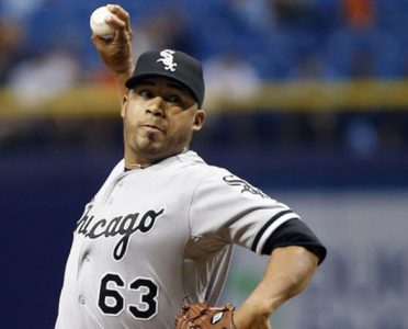 En 2015, Junior Guerra debuta en las mayores con los Medias Blancas de Chicago, siendo el venezolano 335 en la gran carpa. Trabajó por espacio de dos innings completos donde otorgó 1 base por bolas, propinó 2 poches, permitió 4 hits y 1 carrera.