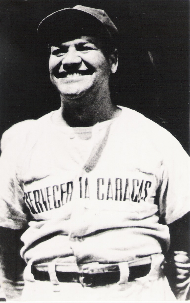 En 1950, Héctor Benítez Redondo, center fielder del Pastora, se convierte en el primer profesional y único criollo en conectar 3 jonrones en un partido en Venezuela.