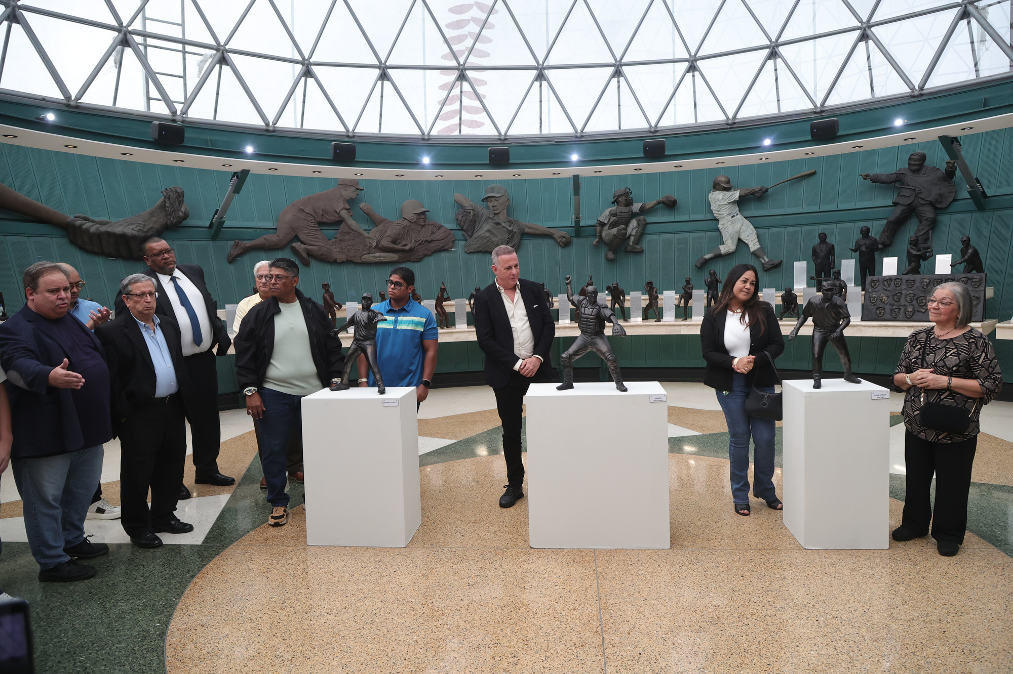 Ramón Hernández, Richard Garcés y Juan Carlos Pulido exaltados al Salón de la Fama