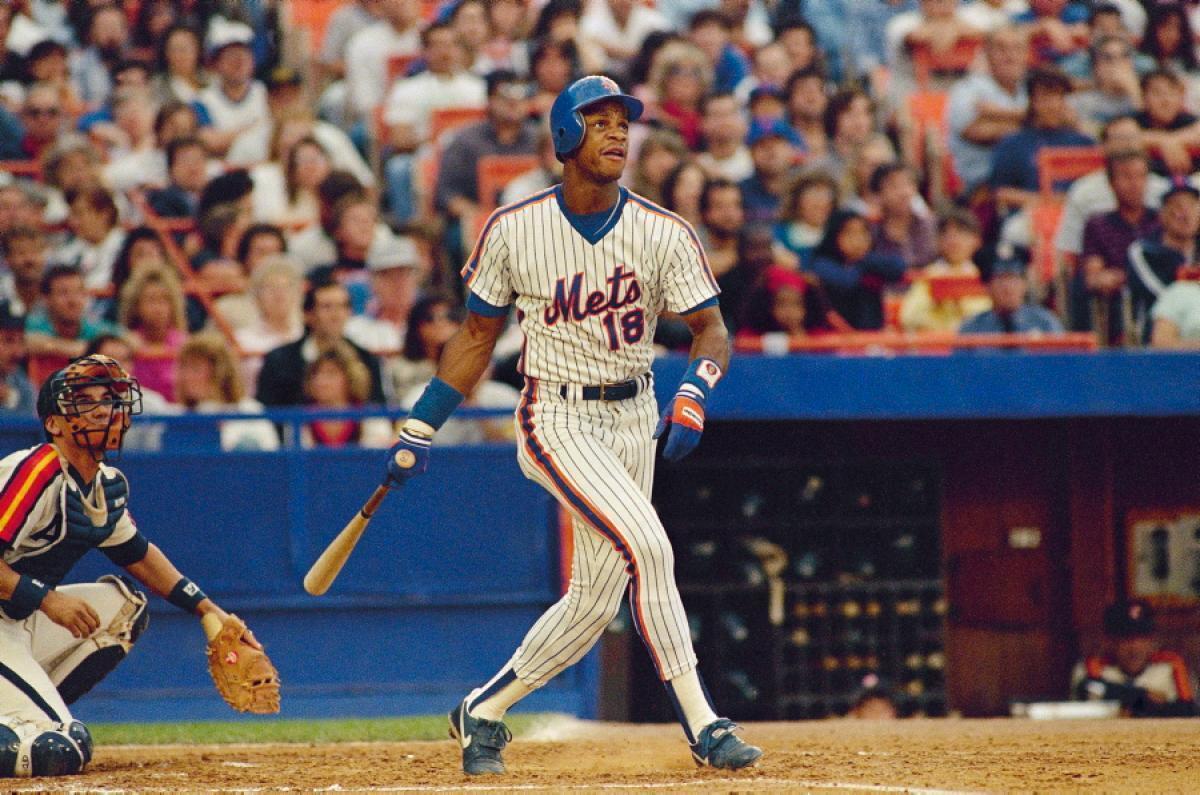 En 1962 Nace en Los Ángeles, California, el outfielder Darryl Strawberry quien fue líder en jonrones de la LVBP con 12, con sólo 20 años promedió .303 con 24 extrabases y 12 bases robadas y se tituló campeón Actuó con La Guaira en la temporada 1982-83.