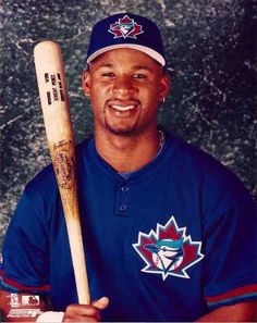 En 1969, Nace en San Félix-Edo Bolivar, Robert Pérez. “La Pared Negra” como es conocido jugó con Cardenales de Lara por 27 temporadas acumulando gran cantidad de récords en la LVBP.