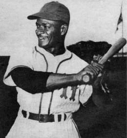En 1953, Pedro Formental, del Habana, conectó dos triples, un doble y cinco sencillos en ocho turnos e impulsó ocho carreras para derrotar en dos juegos consecutivos a Leones del Caracas en la V Serie del Caribe.
